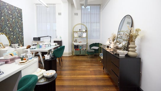 Nail Société