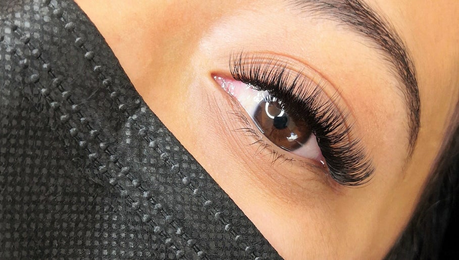 Imagen 1 de Lash Holic - Brows + Lashes