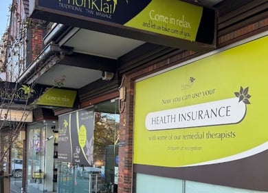 Exterior view of PhonKlai Thai Massage Toorak with green signage in Melbourne, Victoria, AU.