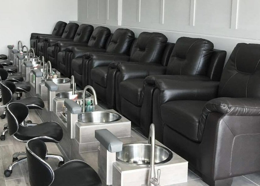 Luxurious nail stations at Luna Nails and Spa in Ottawa, Ontario, CA offering comfort and style.