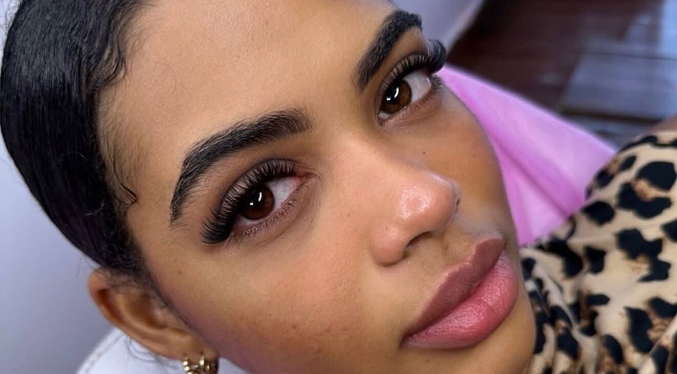 Cerca de rostro con pestañas realzadas en The Beauty Room by Michelle Matos, San Cristóbal, San Cristóbal, DO.