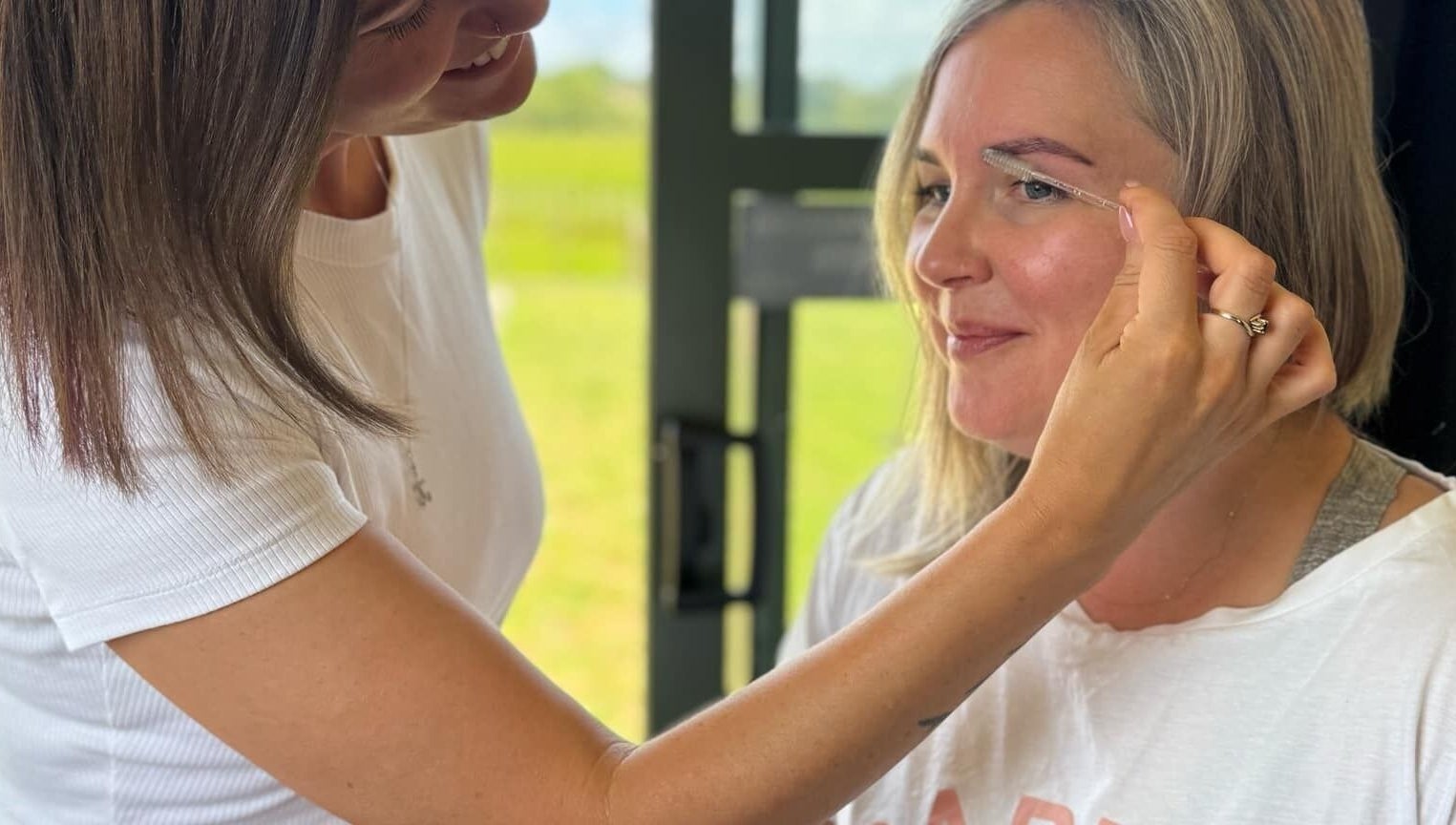 Inner Glow Beauty in Bulls, Manawatū-whanganui, NZ offers professional eyebrow shaping in a serene setting.