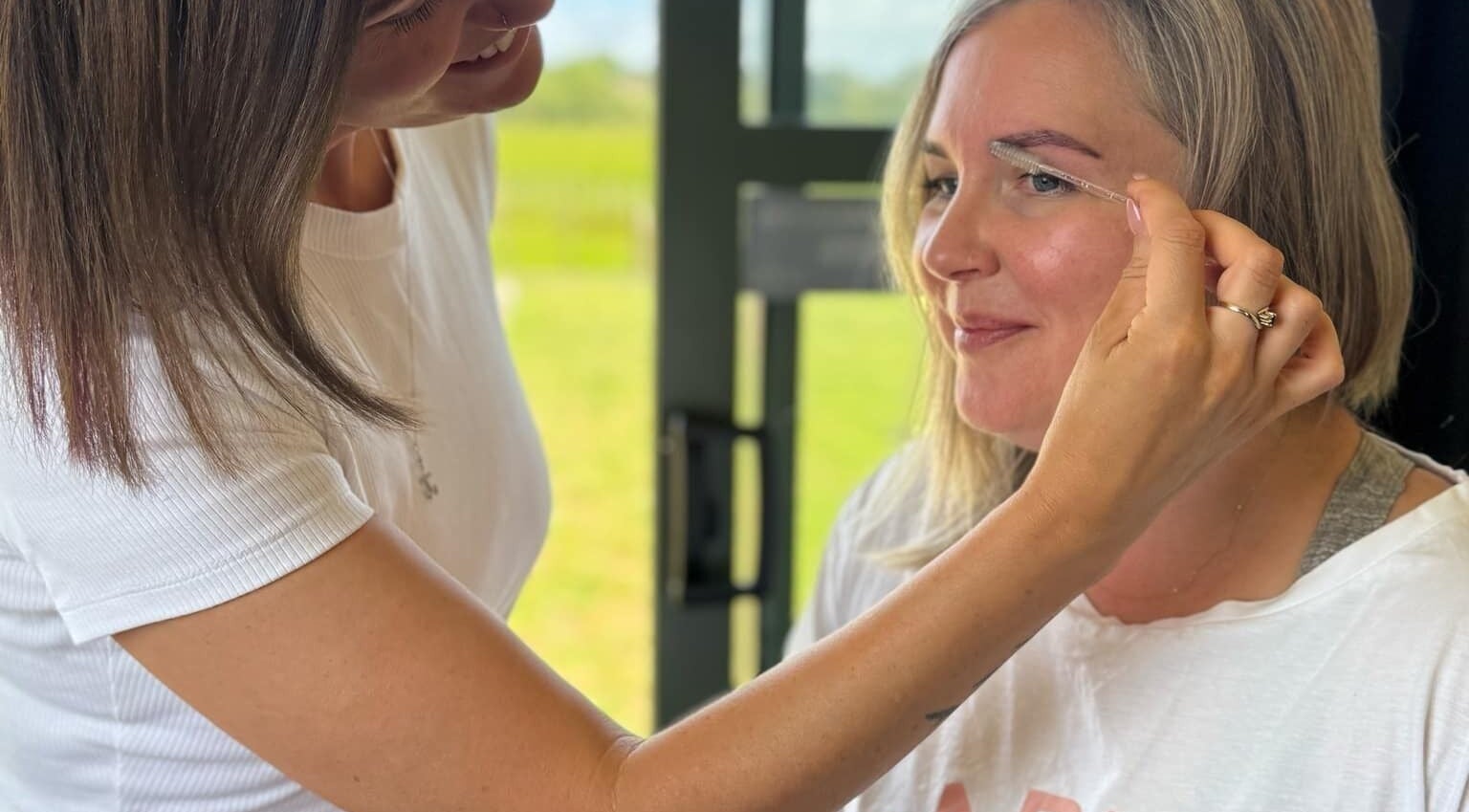 Inner Glow Beauty in Bulls, Manawatū-whanganui, NZ offers professional eyebrow shaping in a serene setting.