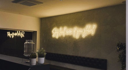 Gambar Barbearia Local - Areal de Baixo 3