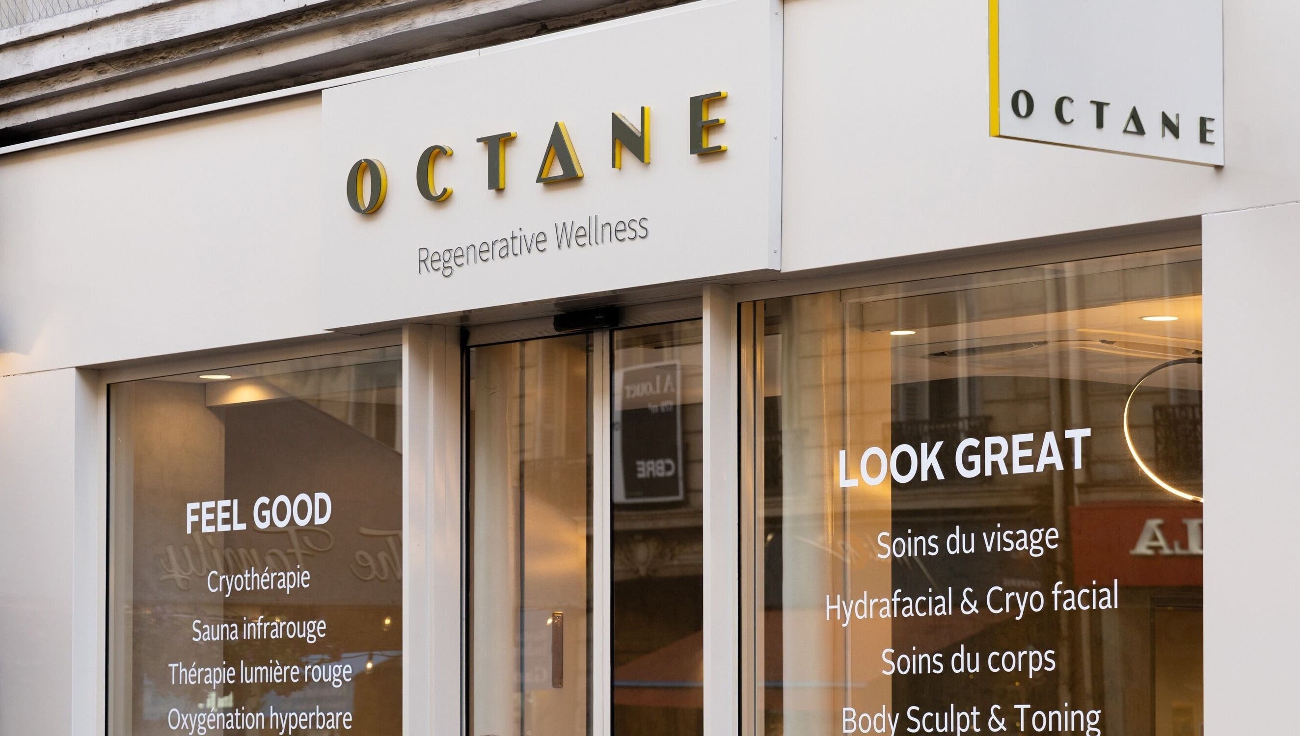 Façade d'Octane à Paris, Île-de-France, offrant des soins de bien-être et de beauté.