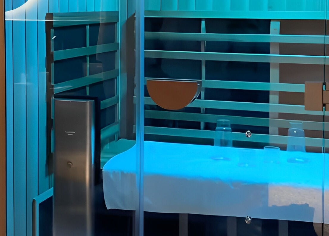 Cabine spa moderne à Octane, Paris, Île-de-France, FR pour détente totale et relaxation.