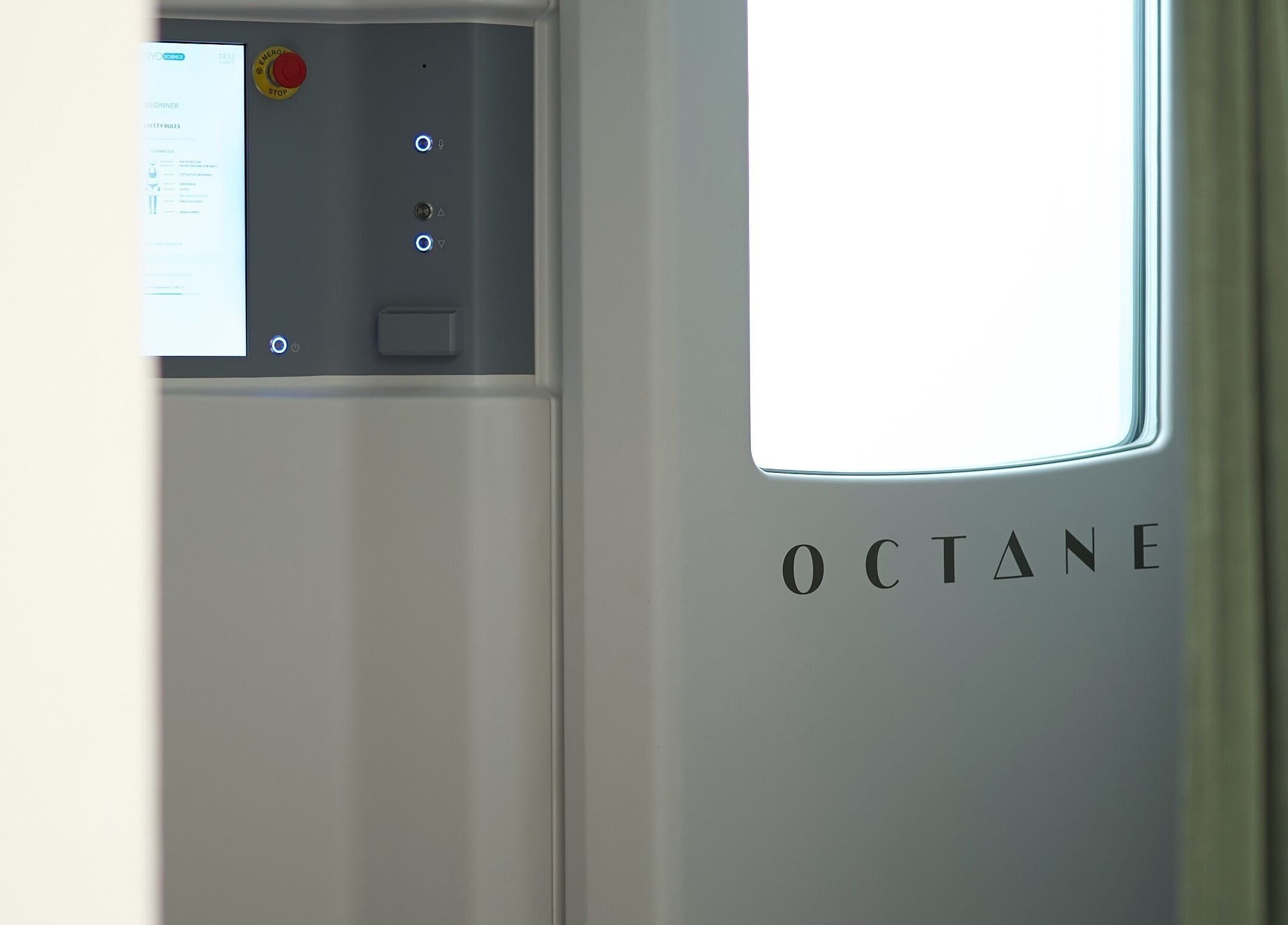 Équipement moderne chez Octane, Paris, Île-de-France, FR, pour des soins beauté innovants.