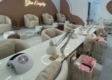 Luxurious seating and nail stations at Nails House Beauty Center, الشارقة, إمارة الشارقةّ, AE.