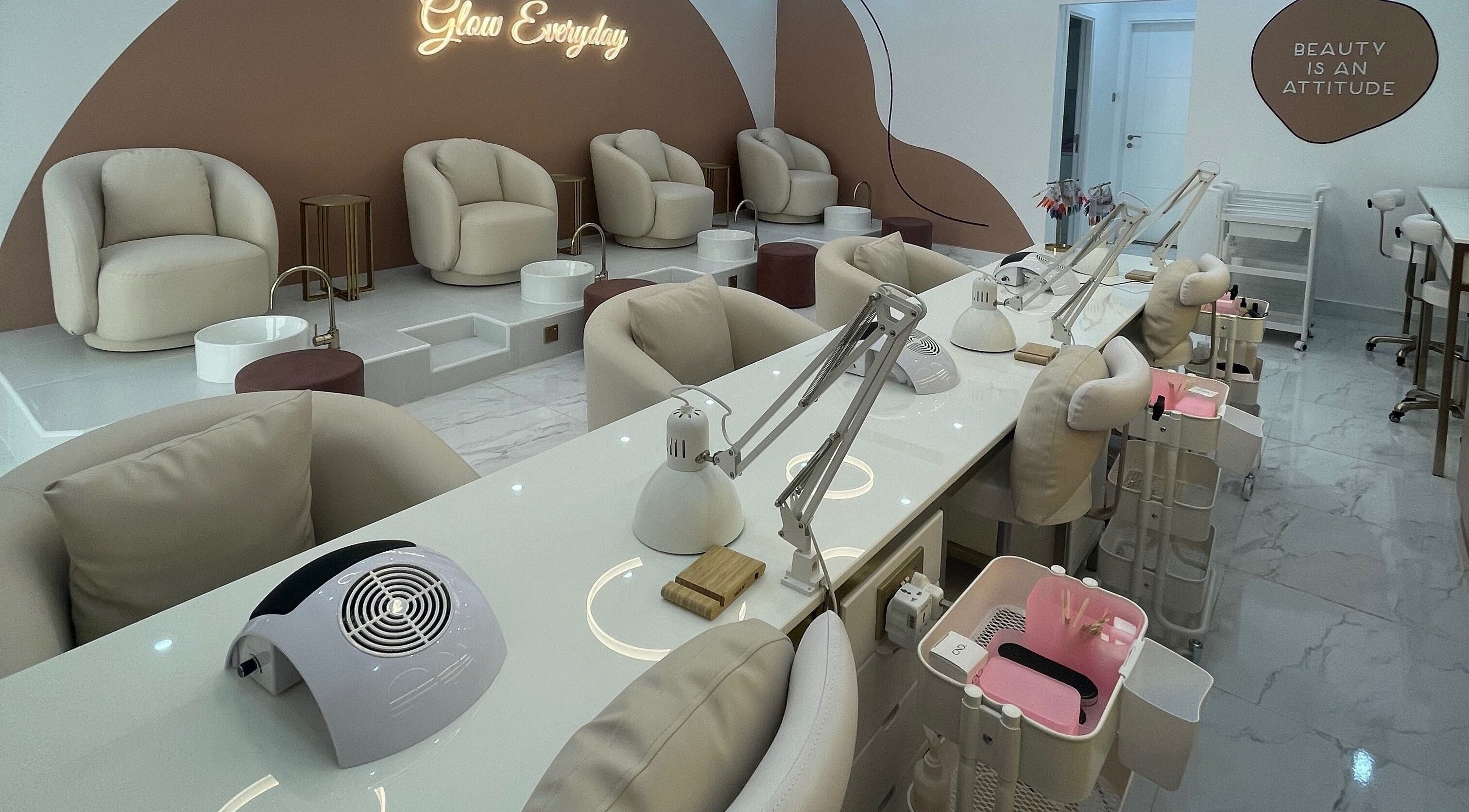 Luxurious seating and nail stations at Nails House Beauty Center, الشارقة, إمارة الشارقةّ, AE.