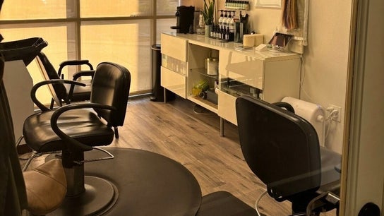 Elletic Salon Suite