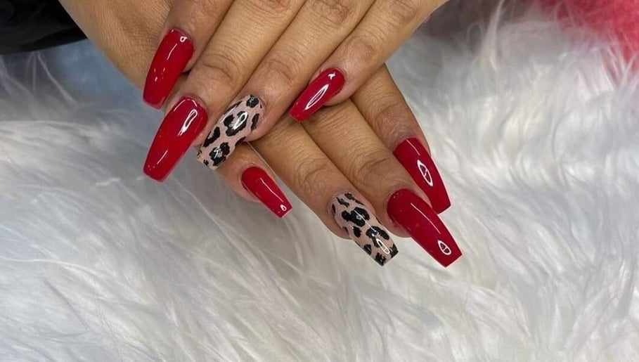 Gloss & Glam by Grace image 1