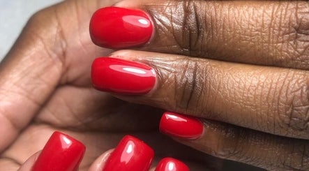 Gloss & Glam by Grace image 2