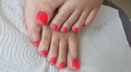 Gloss & Glam by Grace image 3
