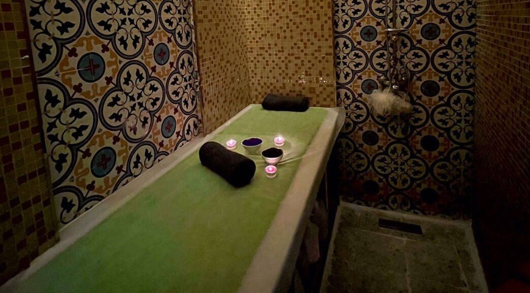 Relaxing massage room at Verve Men's Salon & Spa, الشارقة, إمارة الشارقةّ, AE. Exquisite tile design.