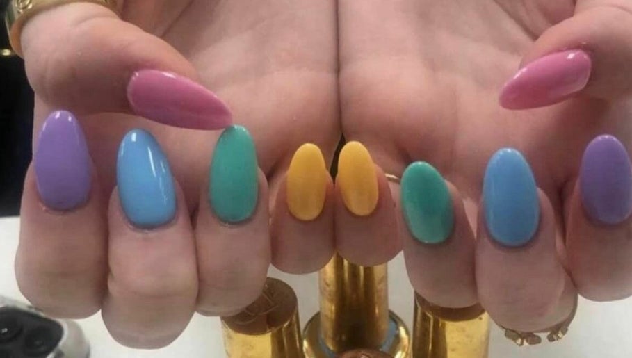 Unique Nails Salon image 1