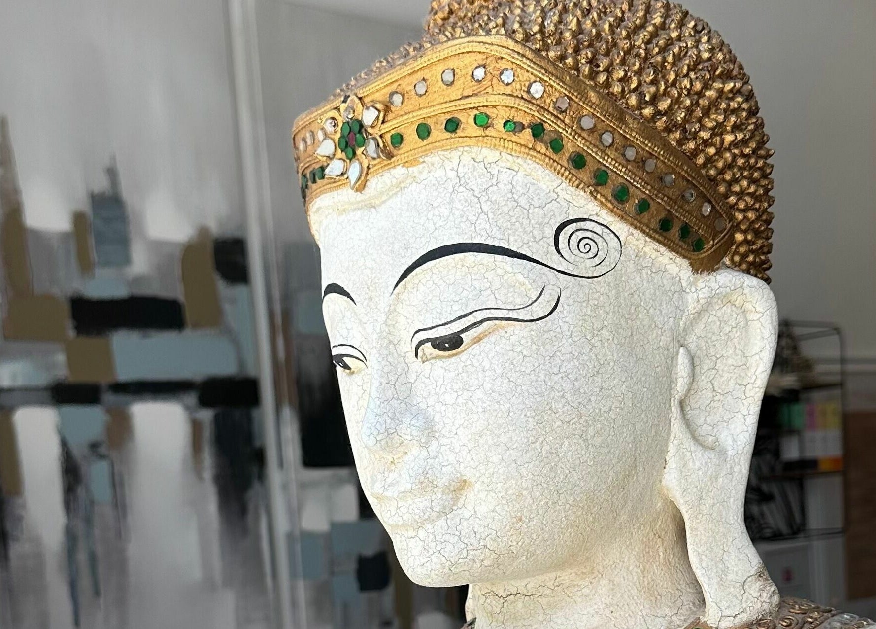 Buddha-Statue bei Deevari Spa Am Goetheplatz, München, Bayern, DE.