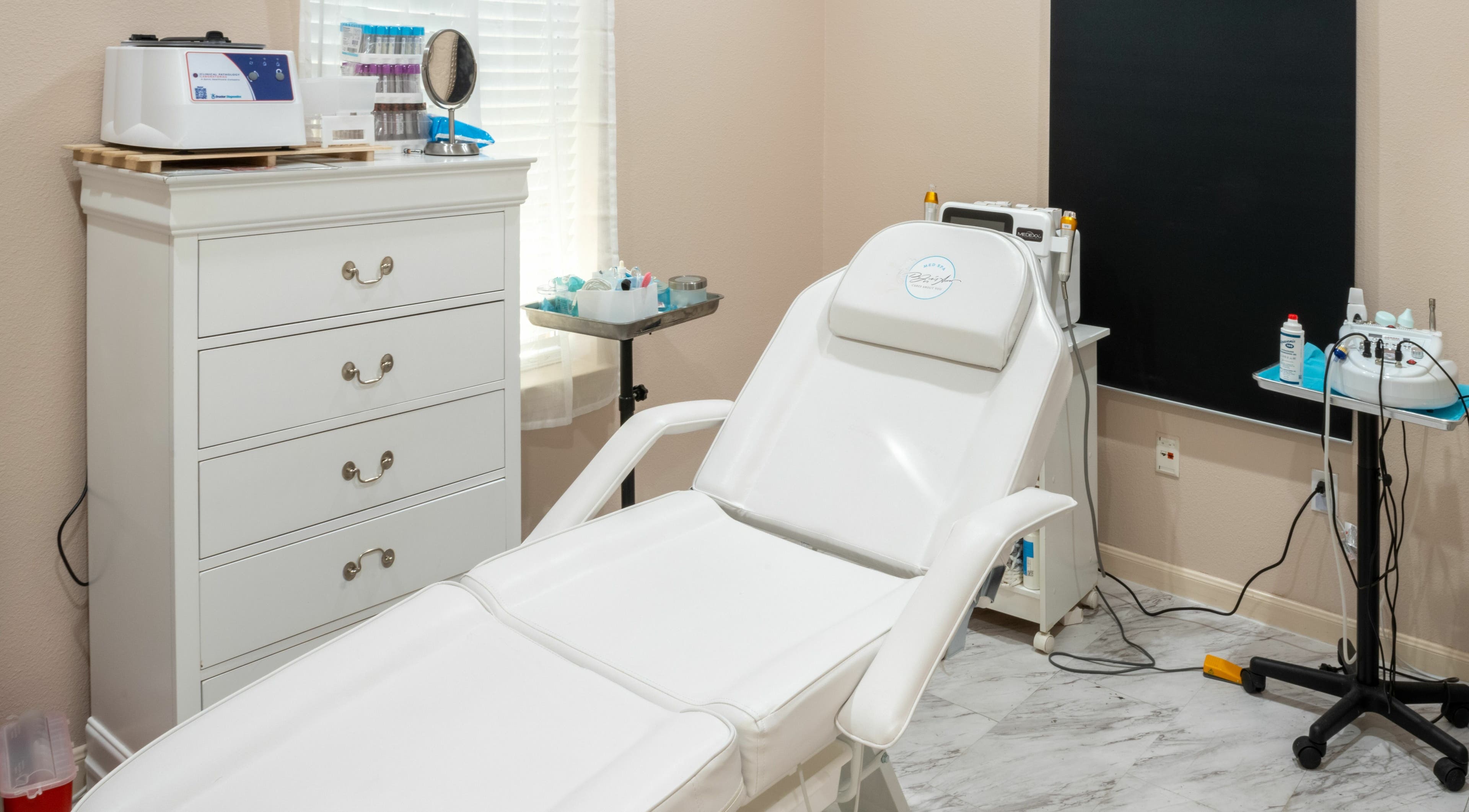 Relaxing treatment room at Ageless Envy Retreat Med Spa, Katy, Texas, US with comfortable spa chair.