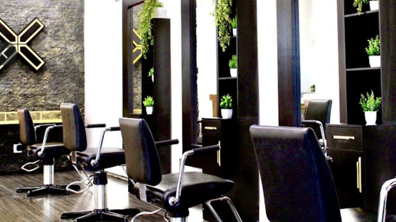 Carmen Trenza Unisex Hair Salon - 85 Church St, Freeport, NY