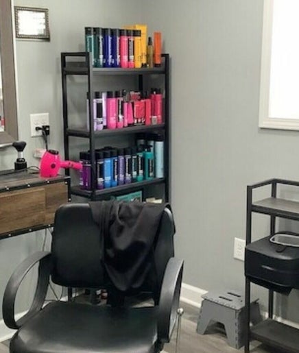 Lisa Maries's Hair Salon imaginea 2