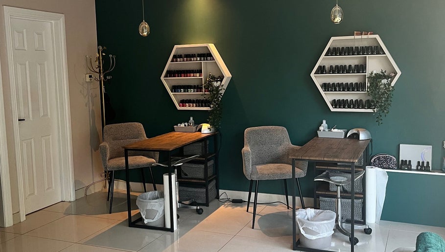Chic nail studio with hexagon shelves at Akemi Spa, Dorchester, England, GB.