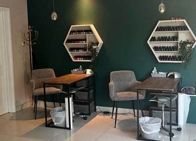 Chic nail studio with hexagon shelves at Akemi Spa, Dorchester, England, GB.