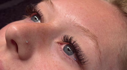 Close-up of elegant eyelash extensions by Maddy Bennetts in Loomis, California, US.