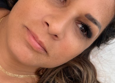 Close-up of luxurious eyelash extensions at Valentina Beauté, Montréal, Québec, CA.