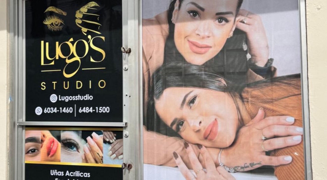 Exterior de Lugo’s Studio en Panamá, Panamá, PA con clientas felices y servicios destacados.