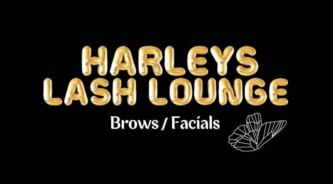 Harley’s Lash Lounge logo in gold letters on black, located in Nuneaton, England, GB.