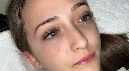 Lashes by Britney imaginea 2