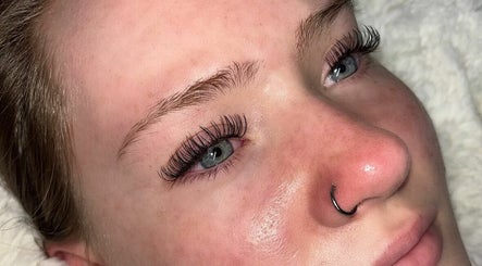 Lashes by Britney slika 3