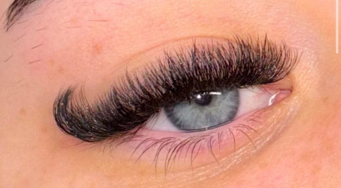 Close-up of styled eyelashes from L in Maidstone, England, GB, showcasing expert beauty enhancement.