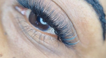 Lash Bar Beauty and Brows image 3