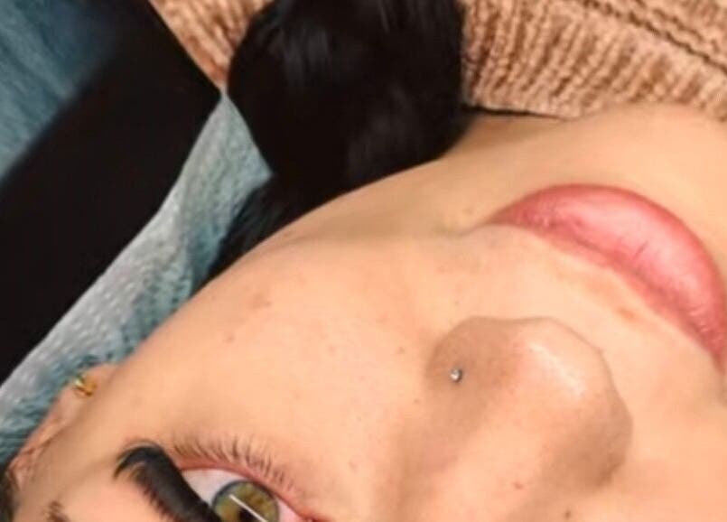 Lash extension application at Lash Bar Beauty and Brows, Benoni, Gauteng, ZA, showcasing expert technique.