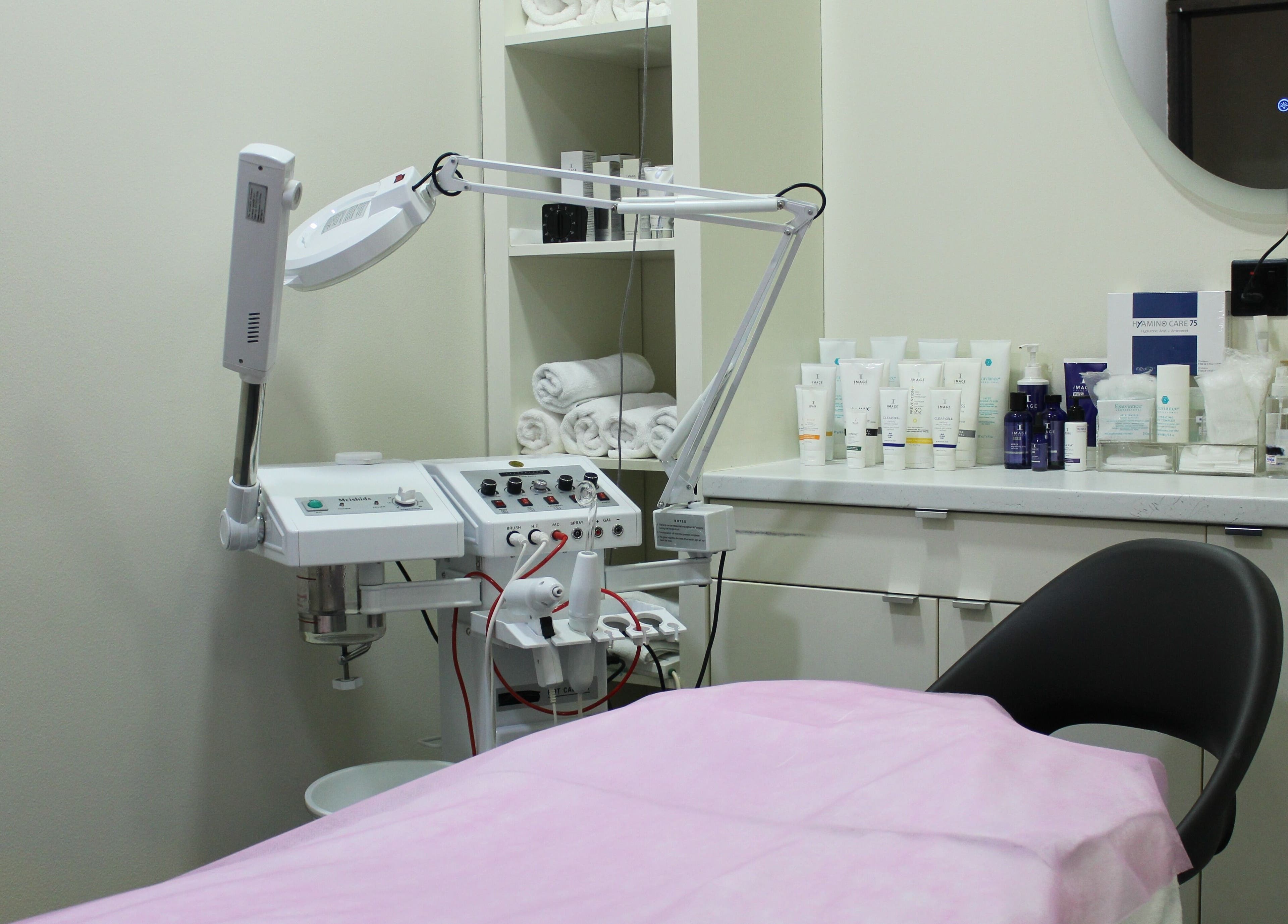 Vivant Beauty Salon treatment room with modern equipment in Dubai, Dubai, AE.