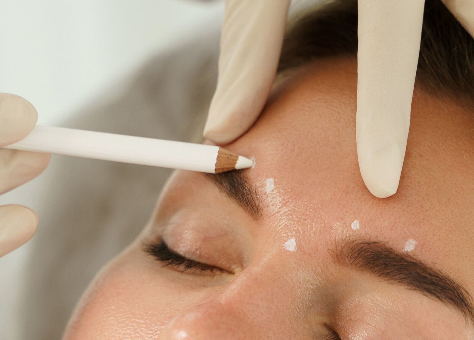 Eyebrow shaping at Aio Skin (Friday Glow), Kawakawa, Northland, NZ with precision pencil.