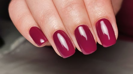 The Natural Nail Club image 2