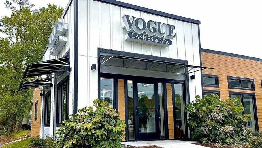 Image de At Oceanfront - Vogue Lashes and Spa 1
