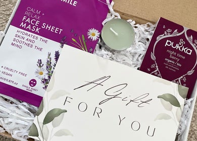Gift box with sheet mask and tea at The Holistic Haven, Swindon, England, GB for relaxation and pampering.