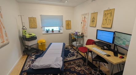 Ozone Therapy, Acupuncture & Amatsu Centre