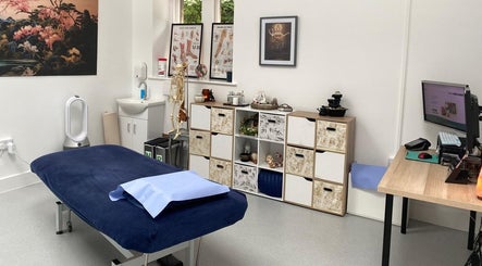Therapy room at Amatsu Clinic, Acupuncture & Ozone Therapy, Abergavenny, Wales, GB, featuring a treatment table.