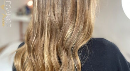 Hermosas ondas rubias en Hair Studio Elegance by Mica, Montevideo, Departamento de Montevideo, UY.