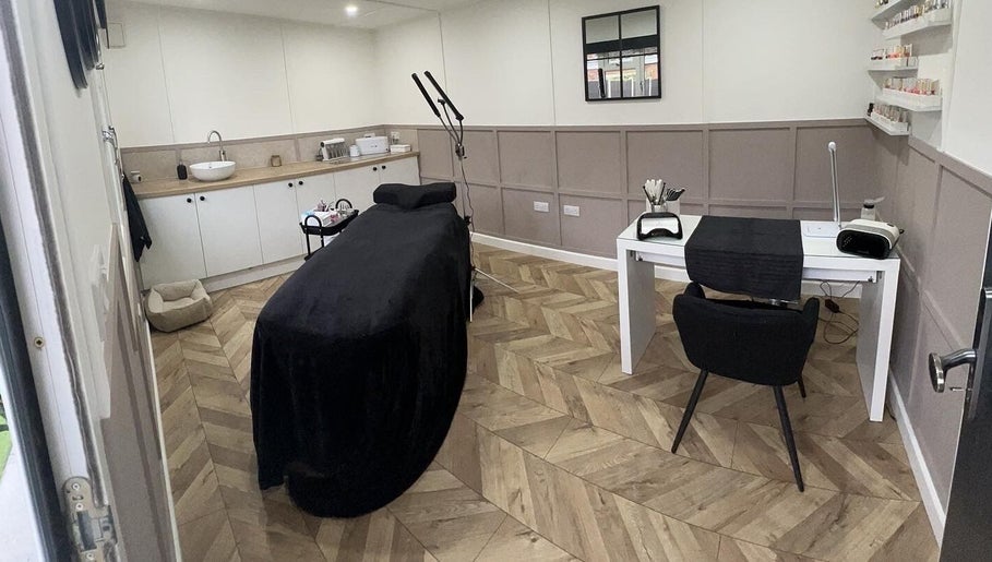 The Lash and Beauty Bar image 1