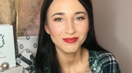 Glam For You Make Up Artist image 2