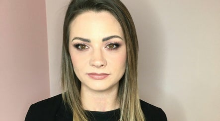 Glam For You Make Up Artist image 3