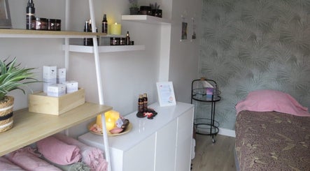 Claire Ellis Facial & Massage Therapy