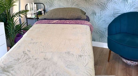 Claire Ellis Facial & Massage Therapy