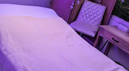 Look At Her Skin & Wax (Lincoln Heights)图像3
