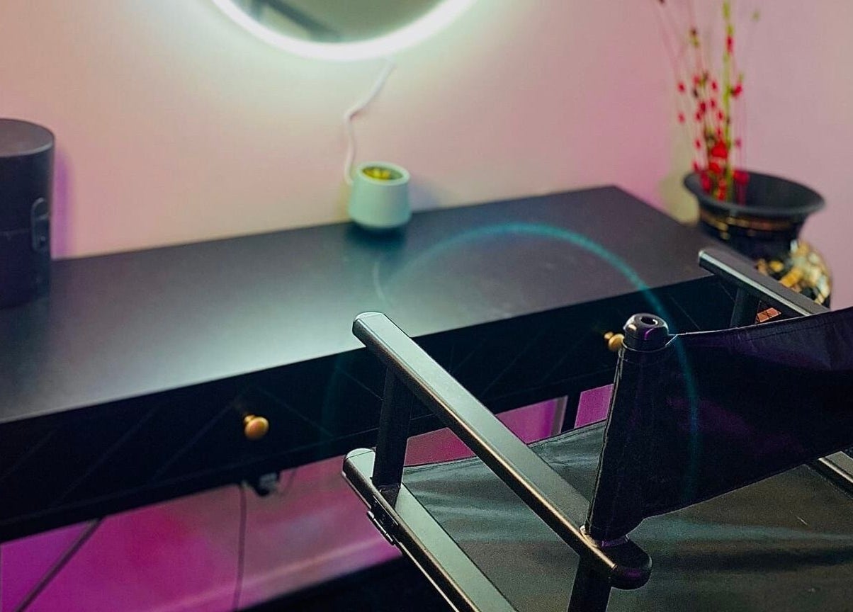 Modern makeup station at Bold and Beautiful- Makeup by Monik, Takanini, Auckland, NZ.