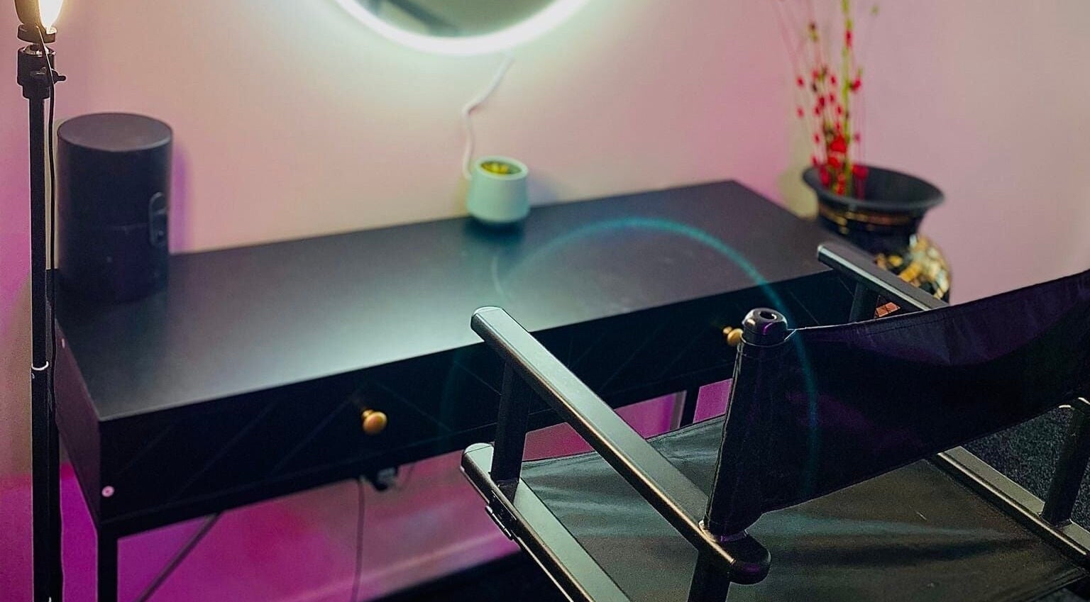 Modern makeup station at Bold and Beautiful- Makeup by Monik, Takanini, Auckland, NZ.